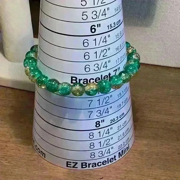 Vintage Green/ Gold Glass Beaded Stretch Bracelet - Picture 3 of 4